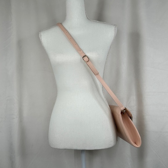 Ilishop // Pink Crossbody Purse - Picture 2 of 11